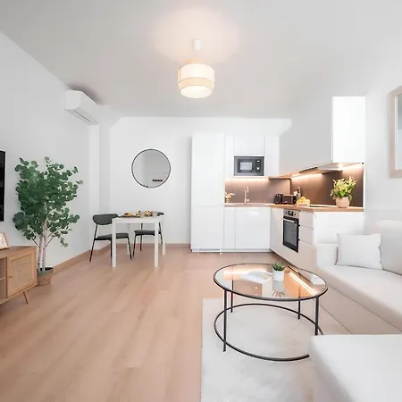 דירה Cozy Plein Centre, Proche Gare/plage מנטון