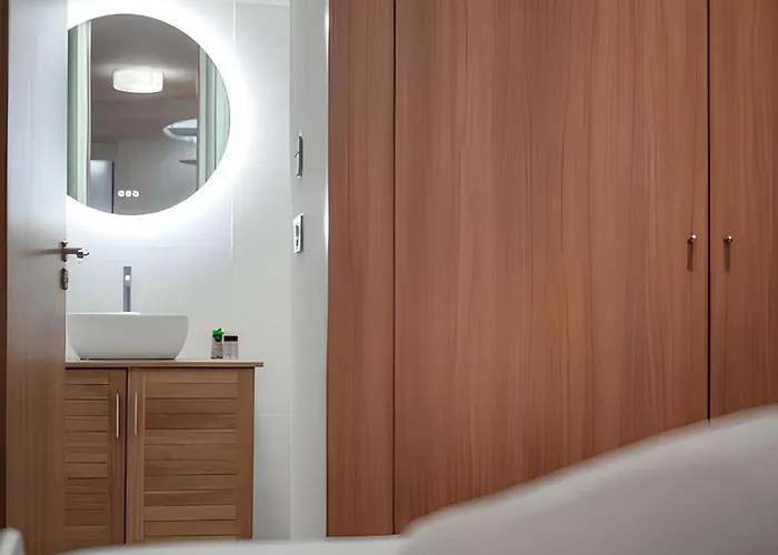 Cozy Plein Centre, Proche Gare/plage مينتون